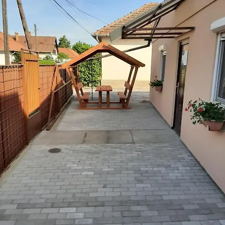 Váradi Affittacamere Abádszalók