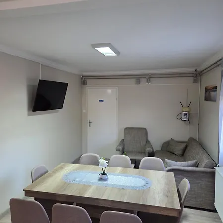 Váradi 4* Abádszalók