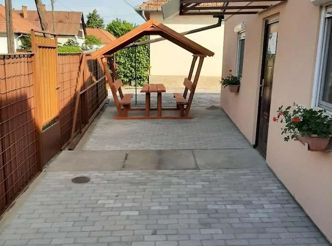 Varadi Pensiune Abádszalók